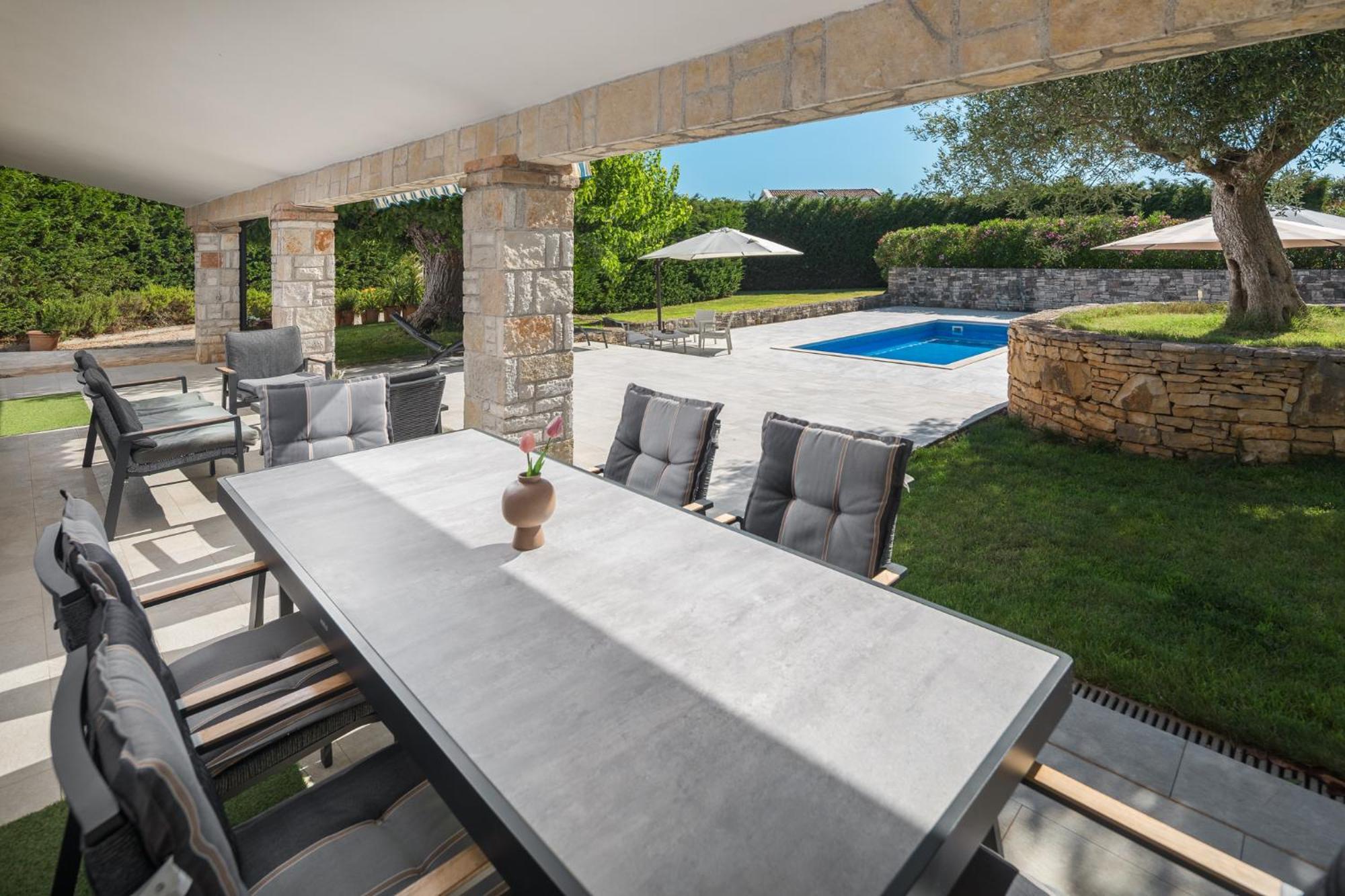 Mon Perin Castrum - House Of Nice Memories Bale Eksteriør bilde